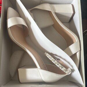 Fashion Nova Women's Cream and White Courts